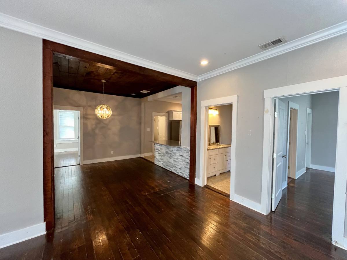 House for rent at 1013 N Palmetto Ave, San Antonio, TX 78202