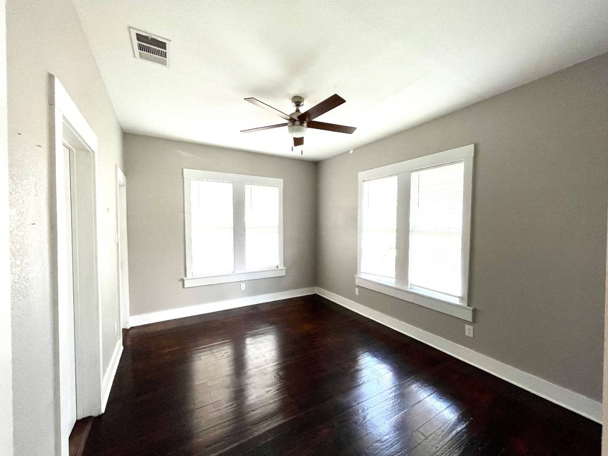 House for rent at 1013 N Palmetto Ave, San Antonio, TX 78202