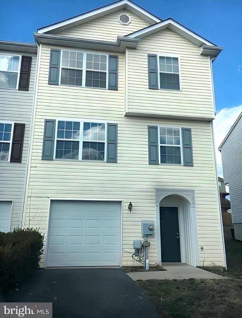 Townhouse for rent at 986 Aztec Dr, Martinsburg, WV 25405
