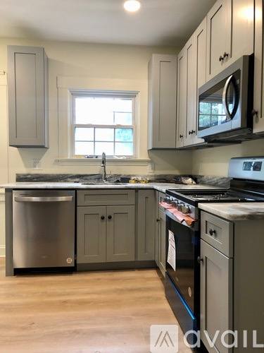 Apartment for rent at 2411 Woodmere Dr, Cleveland, OH 44106