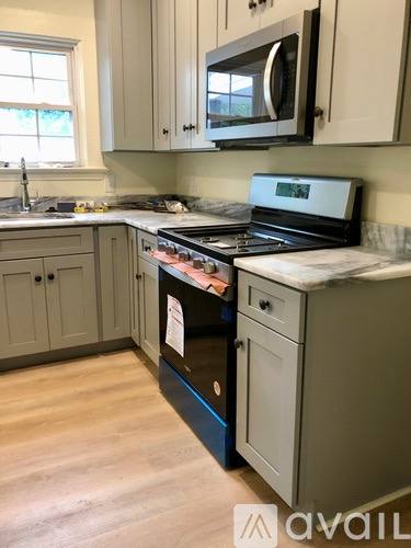Apartment for rent at 2411 Woodmere Dr, Cleveland, OH 44106