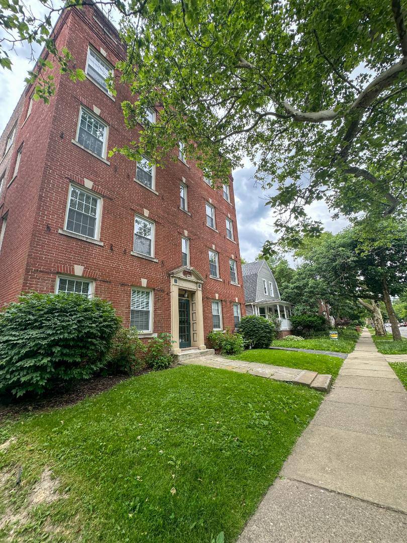 Apartment for rent at 2646 Mayfield Rd #1, Cleveland, OH 44106