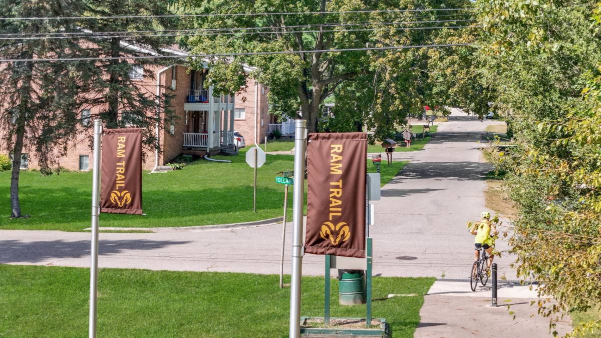 Apartment for rent at 2294 Main St #1, Holt, MI 48842
