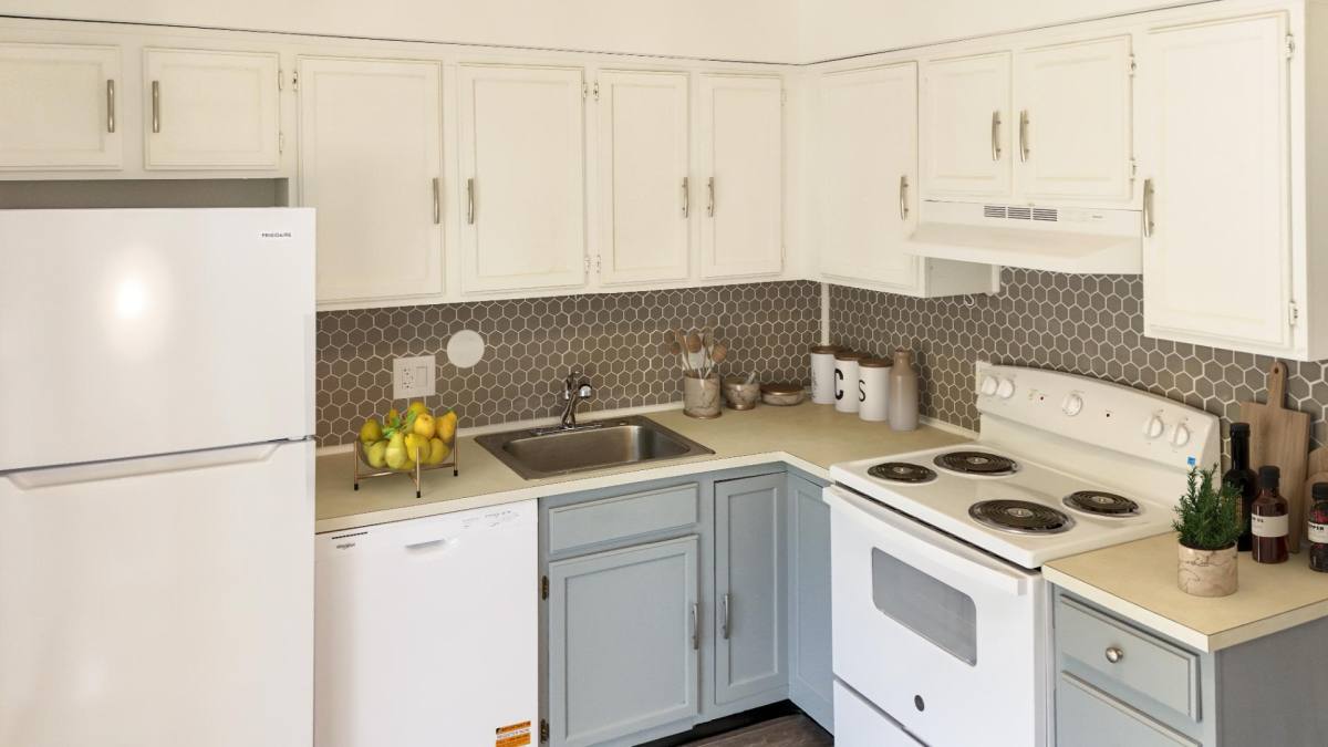 Apartment for rent at 2294 Main St #1, Holt, MI 48842