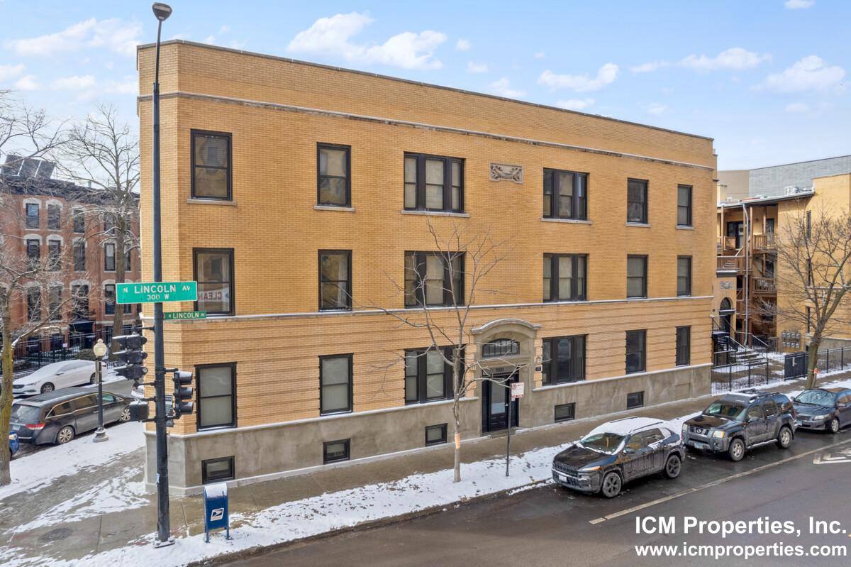 Apartment for rent at 1900 N Lincoln Ave #B01, Chicago, IL 60610