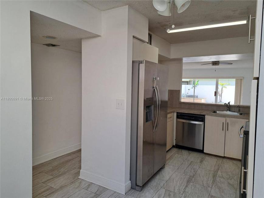 Townhouse for rent at 3535 Magellan Circle #525, Miami, FL 33180