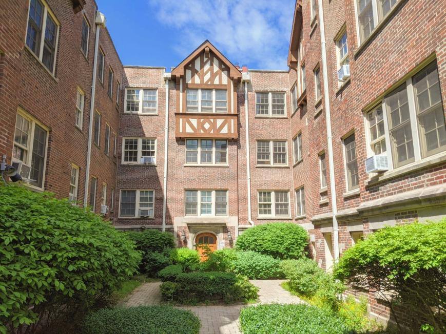 1107 Lake St #3N, Evanston, IL 60201