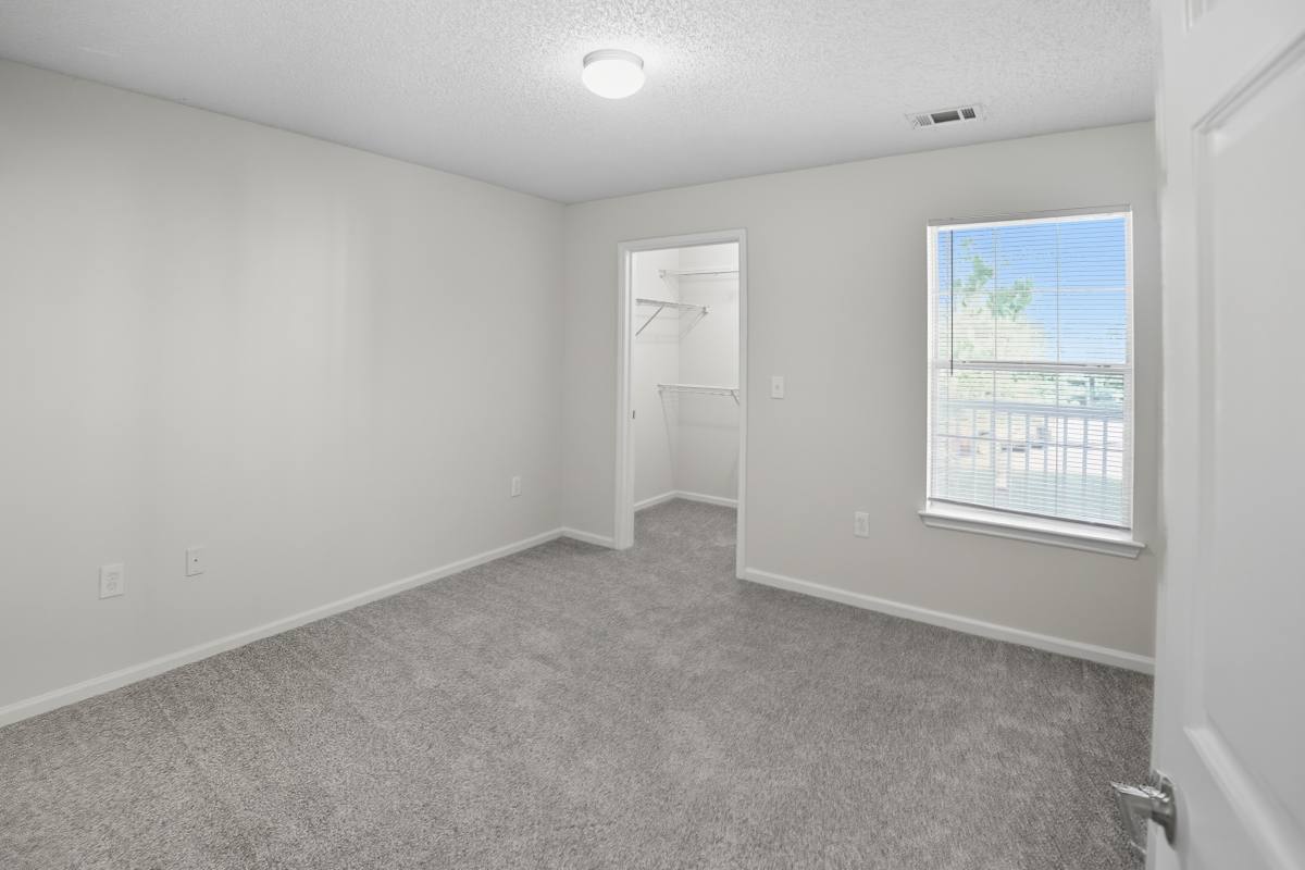 Apartment for rent at Crescent Pointe, 1500 S Oak St, Seneca, SC 29678