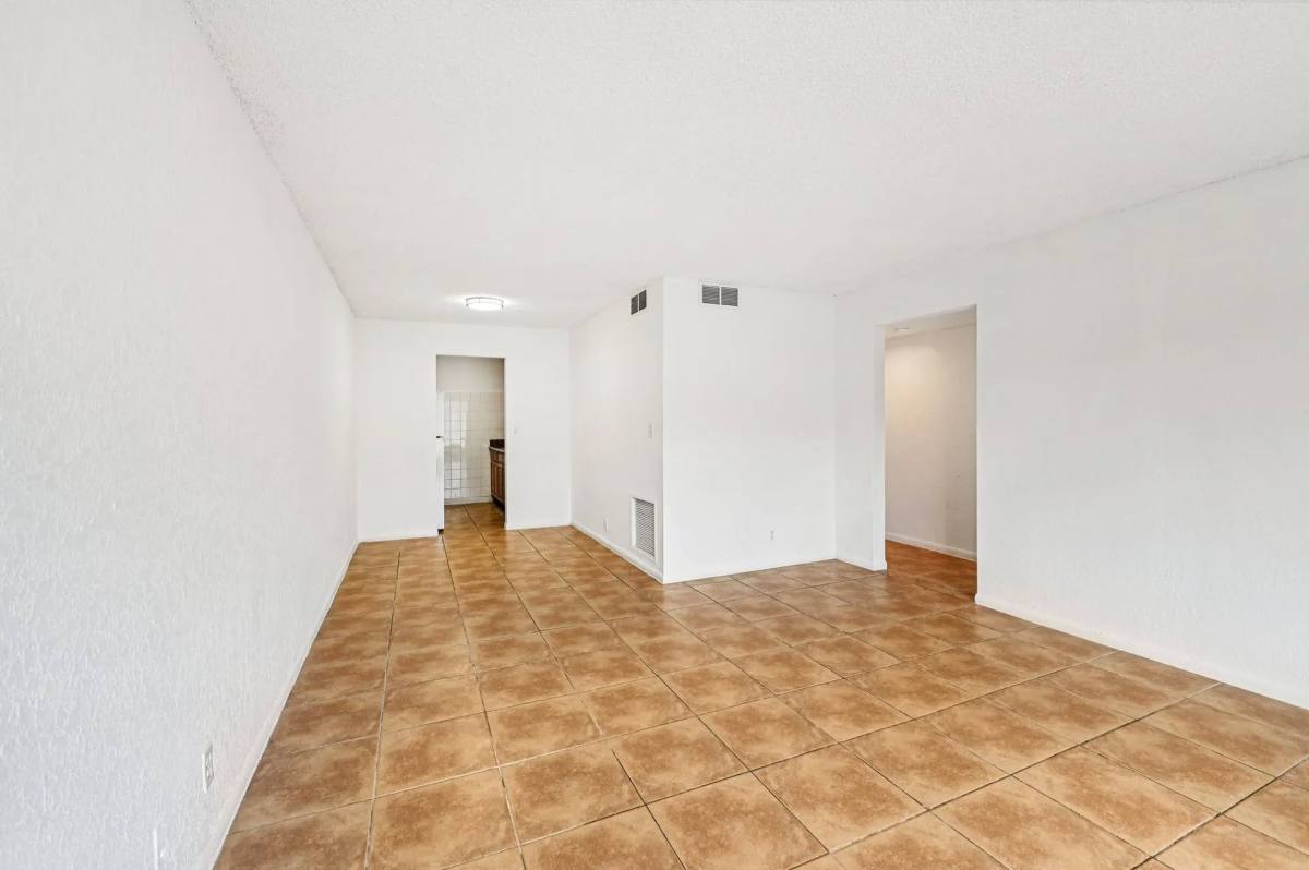 Apartment for rent at Lakeside Condominiums, 2700 NW 39th Way, Fort Lauderdale, FL 33311