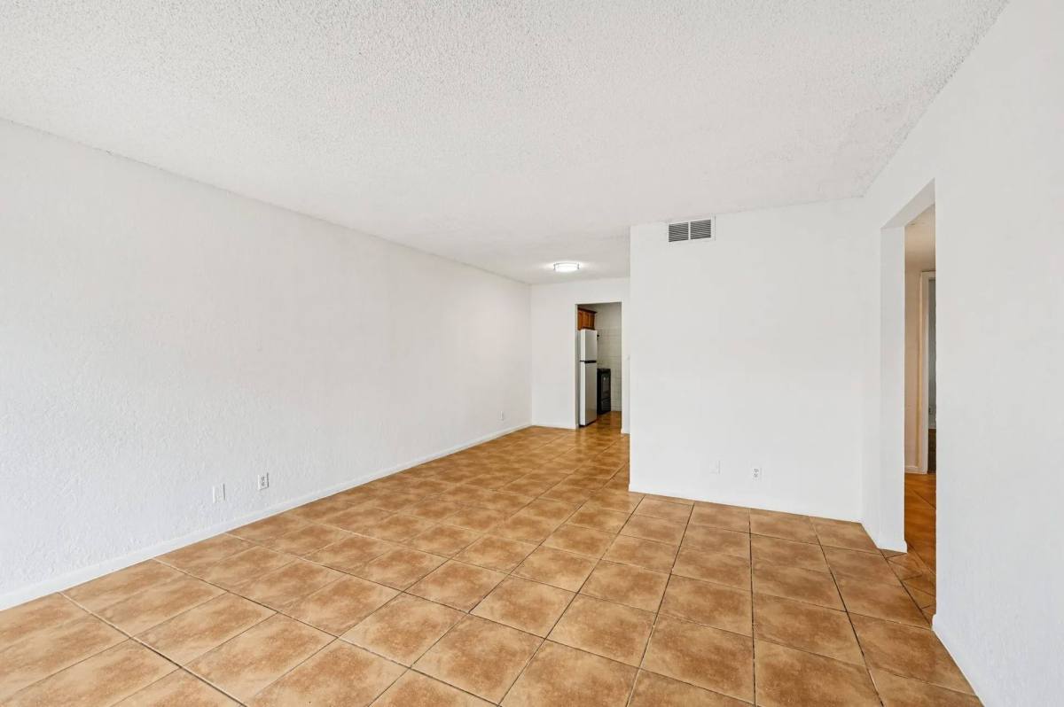 Apartment for rent at Lakeside Condominiums, 2700 NW 39th Way, Fort Lauderdale, FL 33311