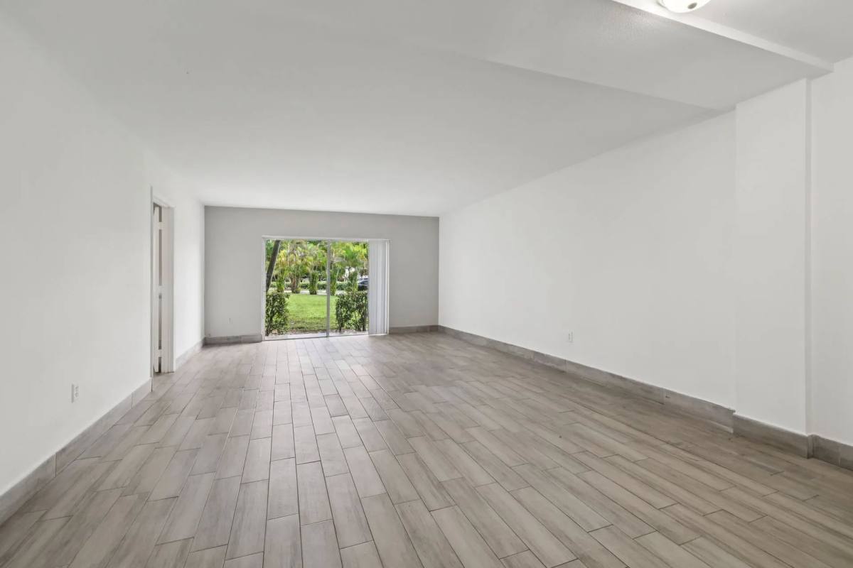 Apartment for rent at Luna at Hollywood, 3600 Van Buren St, Hollywood, FL 33021