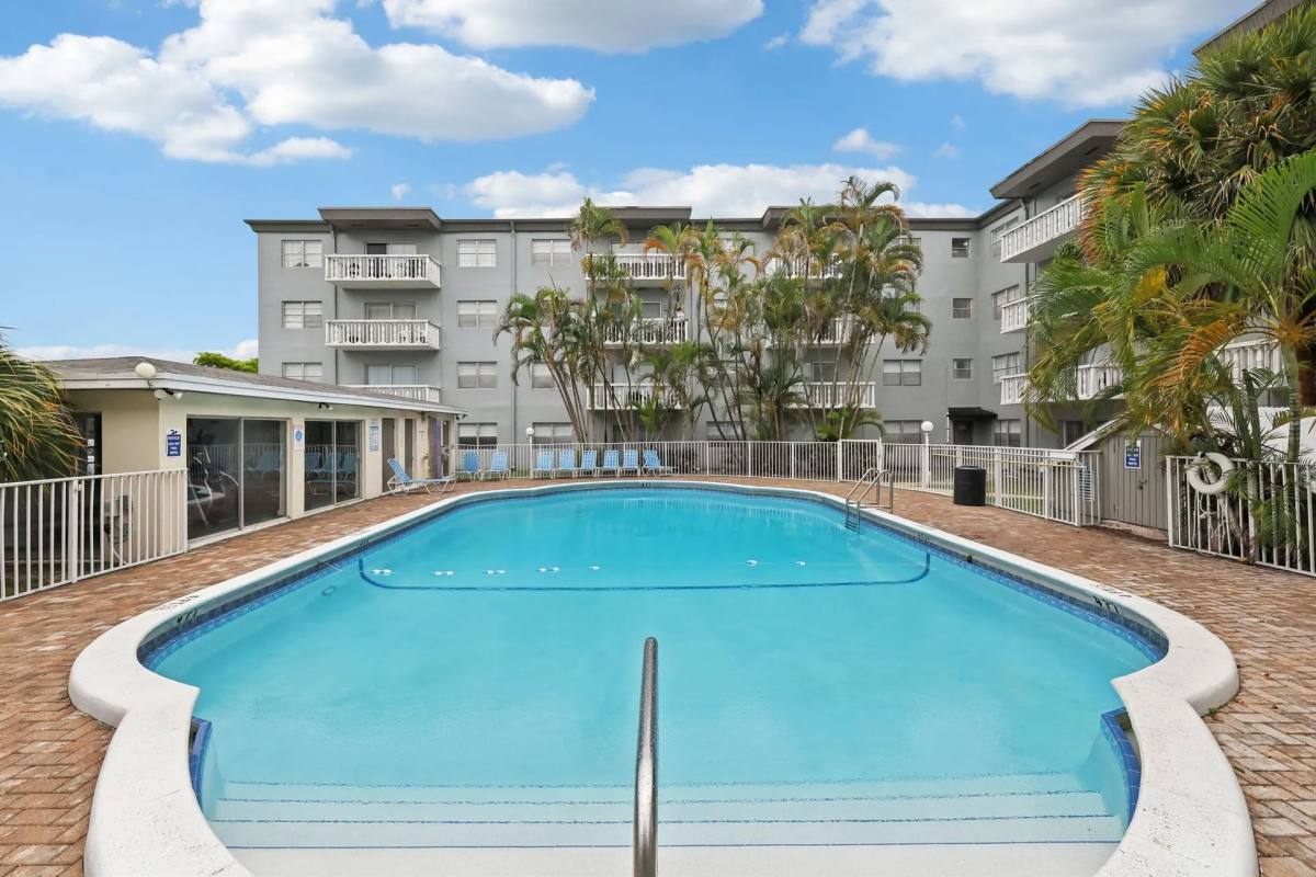 Apartment for rent at Luna at Hollywood, 3600 Van Buren St, Hollywood, FL 33021