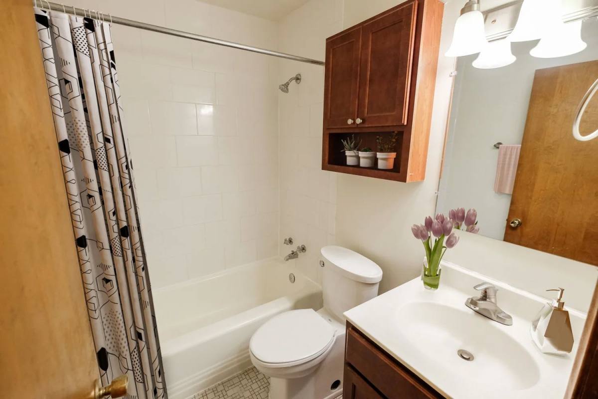 Apartment for rent at Dupont Ave 3040, 3040 Dupont Ave S #1, Minneapolis, MN 55408