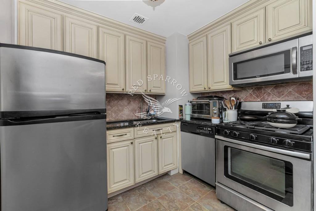 Apartment for rent at 348 E 89th St #6, New York, NY 10128