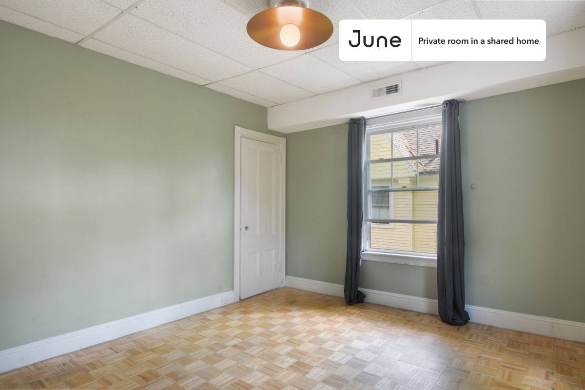 Apartment for rent at 19 Putnam Ave, Cambridge, MA 02139