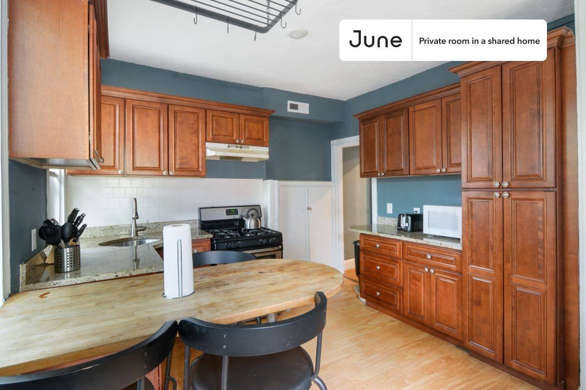Apartment for rent at 19 Putnam Ave, Cambridge, MA 02139