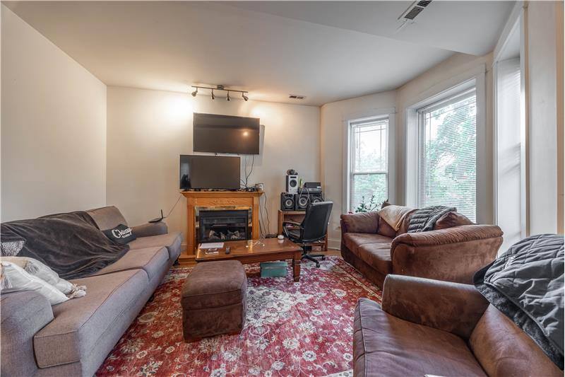 Apartment for rent at 1935 N Wood St #1, Chicago, IL 60622