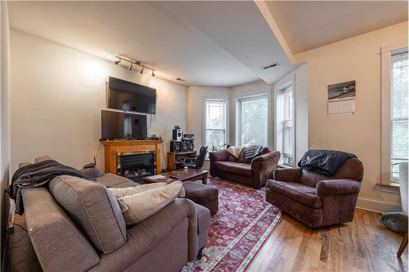 Apartment for rent at 1935 N Wood St #1, Chicago, IL 60622