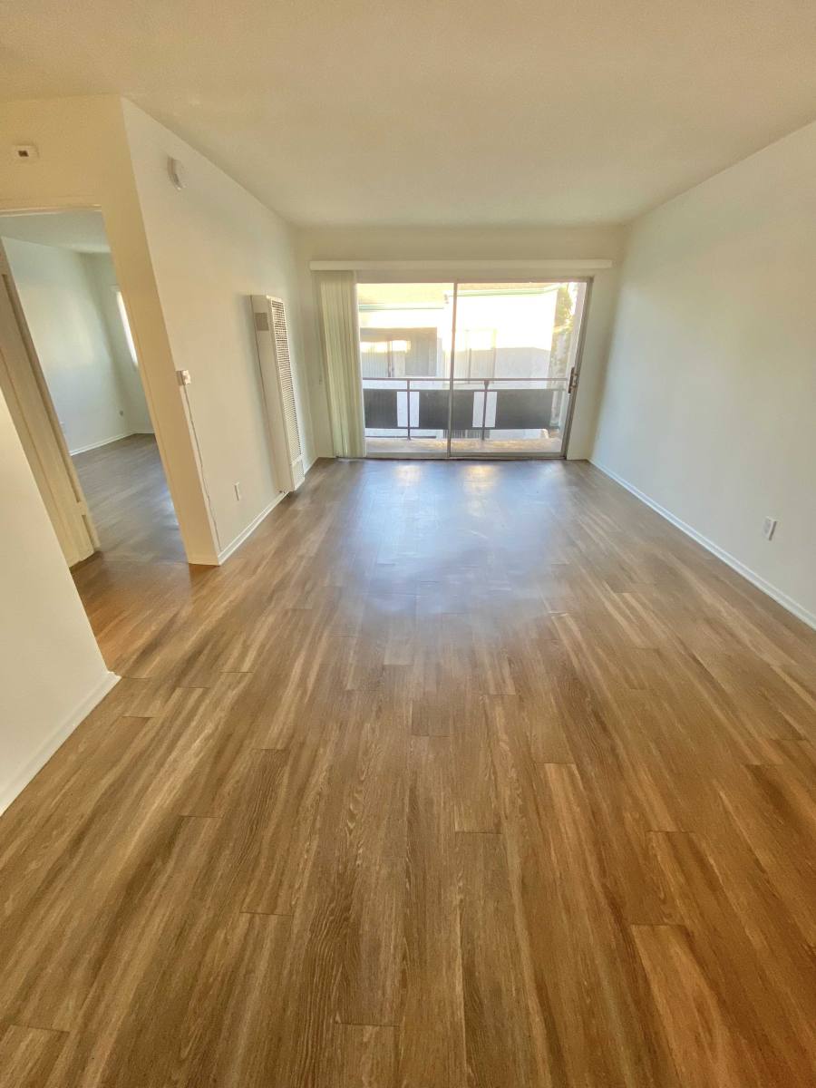 Apartment for rent at 11118 Moorpark St #204, North Hollywood, CA 91602