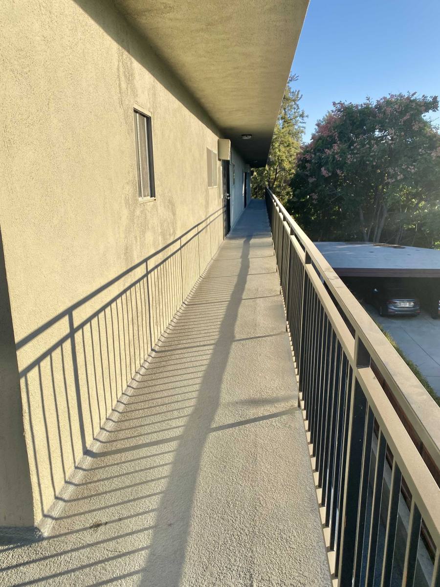 Apartment for rent at 11118 Moorpark St #204, North Hollywood, CA 91602