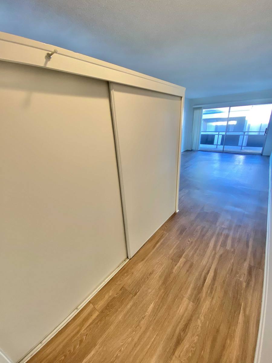 Apartment for rent at 11118 Moorpark St #204, North Hollywood, CA 91602