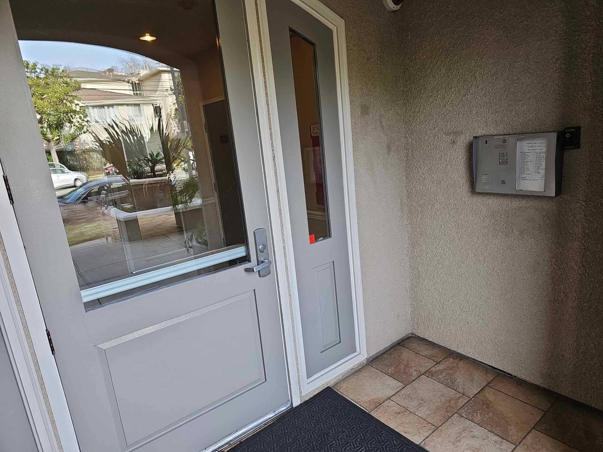 Apartment for rent at 3265 Sawtelle Blvd #203, Los Angeles, CA 90066