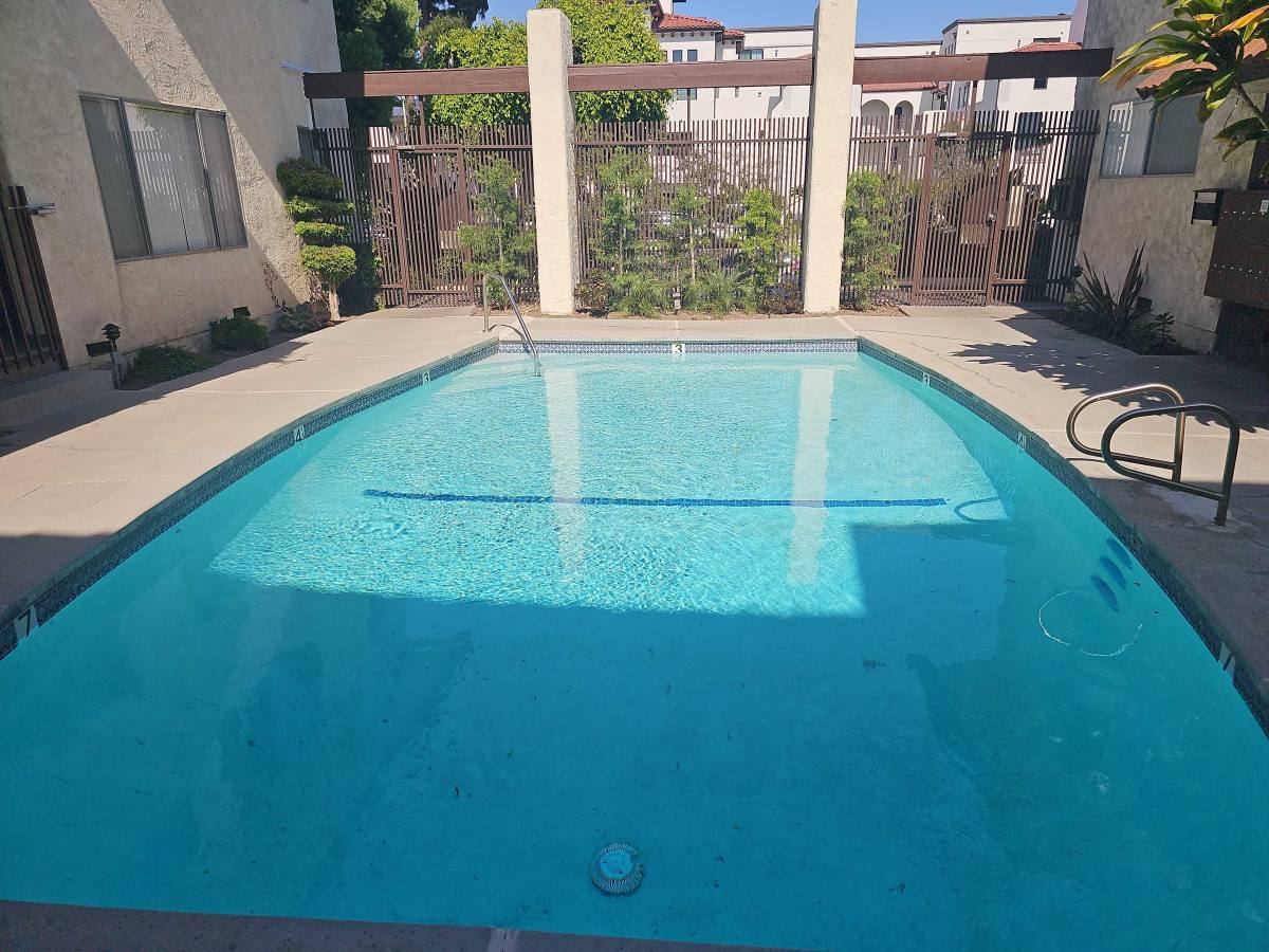 Apartment for rent at 5055 Woodman Ave #104, Sherman Oaks, CA 91423