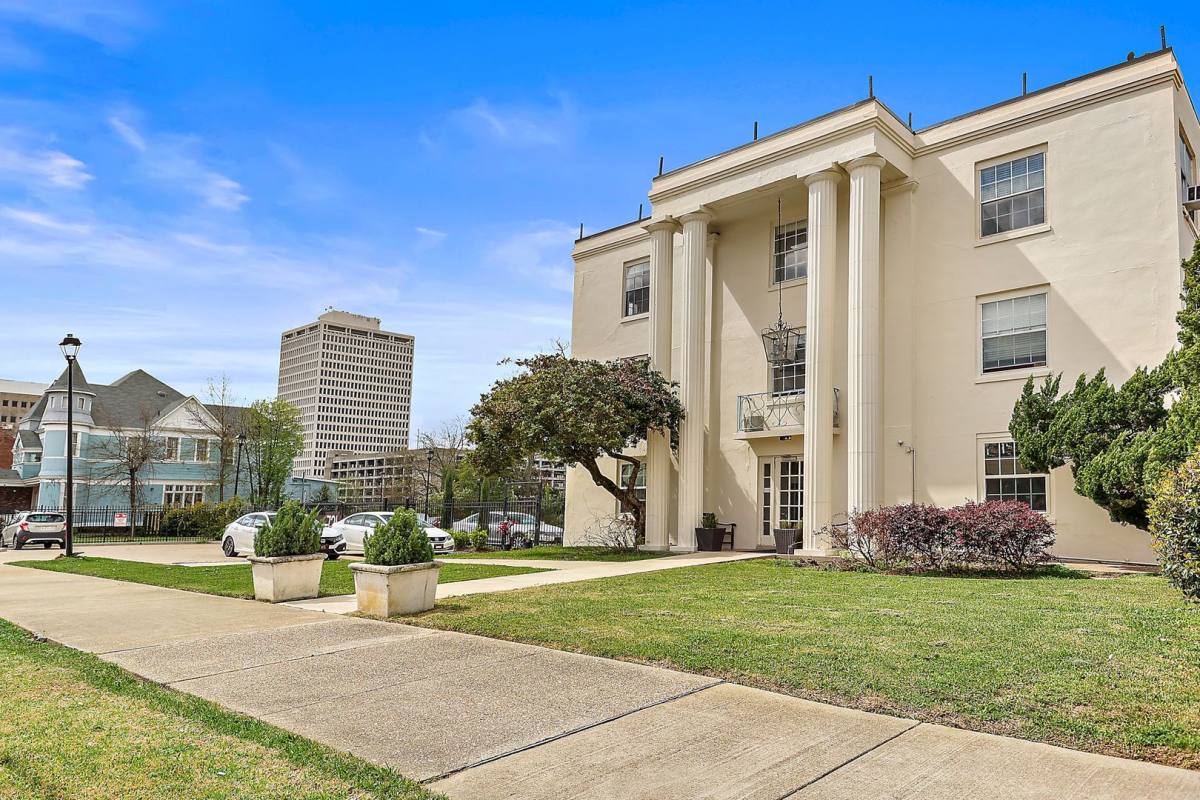 Apartment for rent at 721 N State St, Jackson, MS 39202