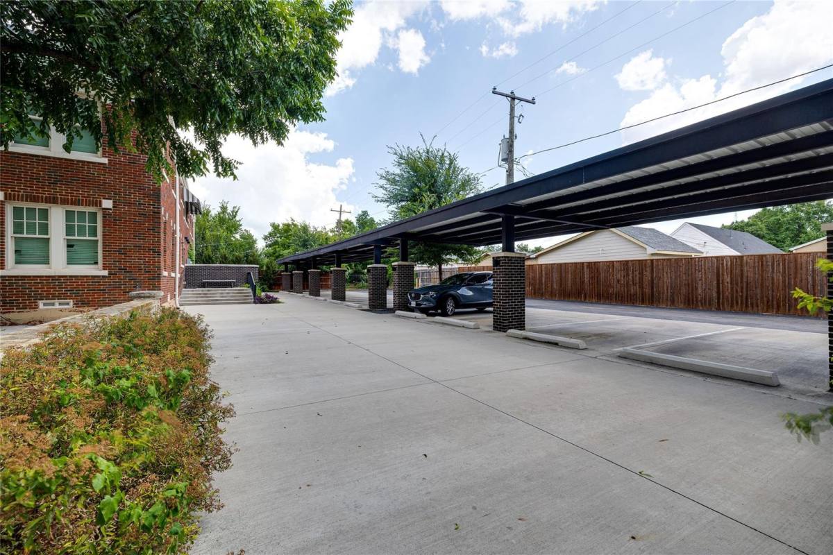 Apartment for rent at 2837 Hemphill St, Fort Worth, TX 76110