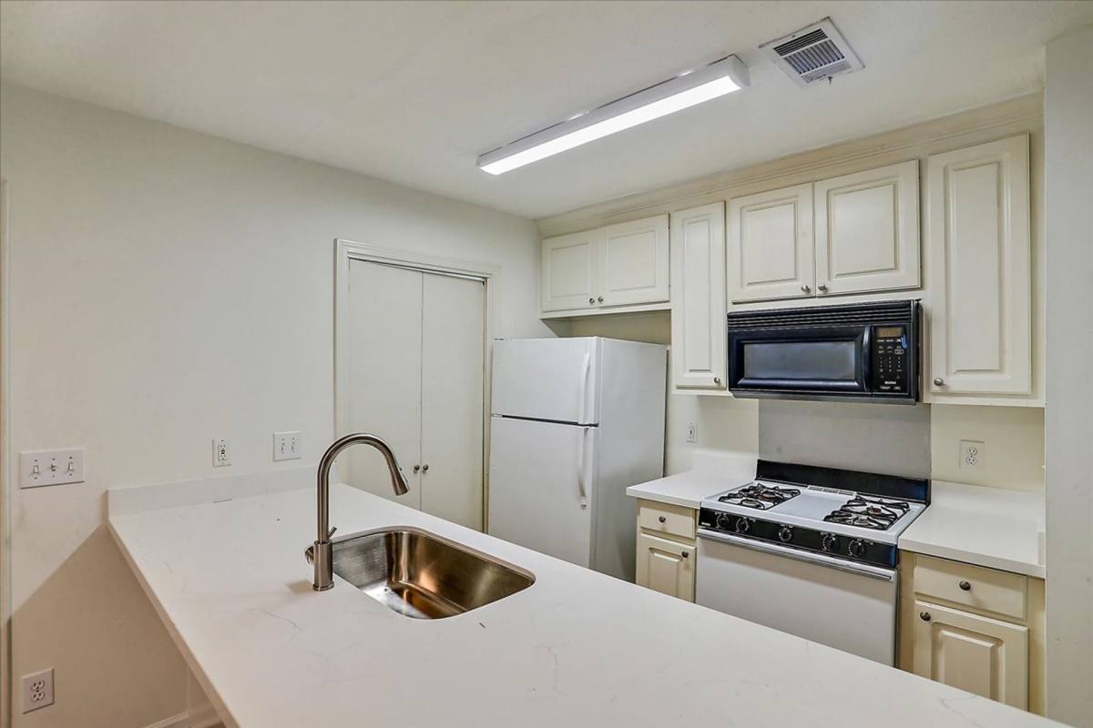 Townhouse for rent at 161 Vernon Jones Rd #109A, Brandon, MS 39047