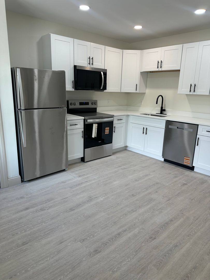 Apartment for rent at 531 Smith St, Providence, RI 02908