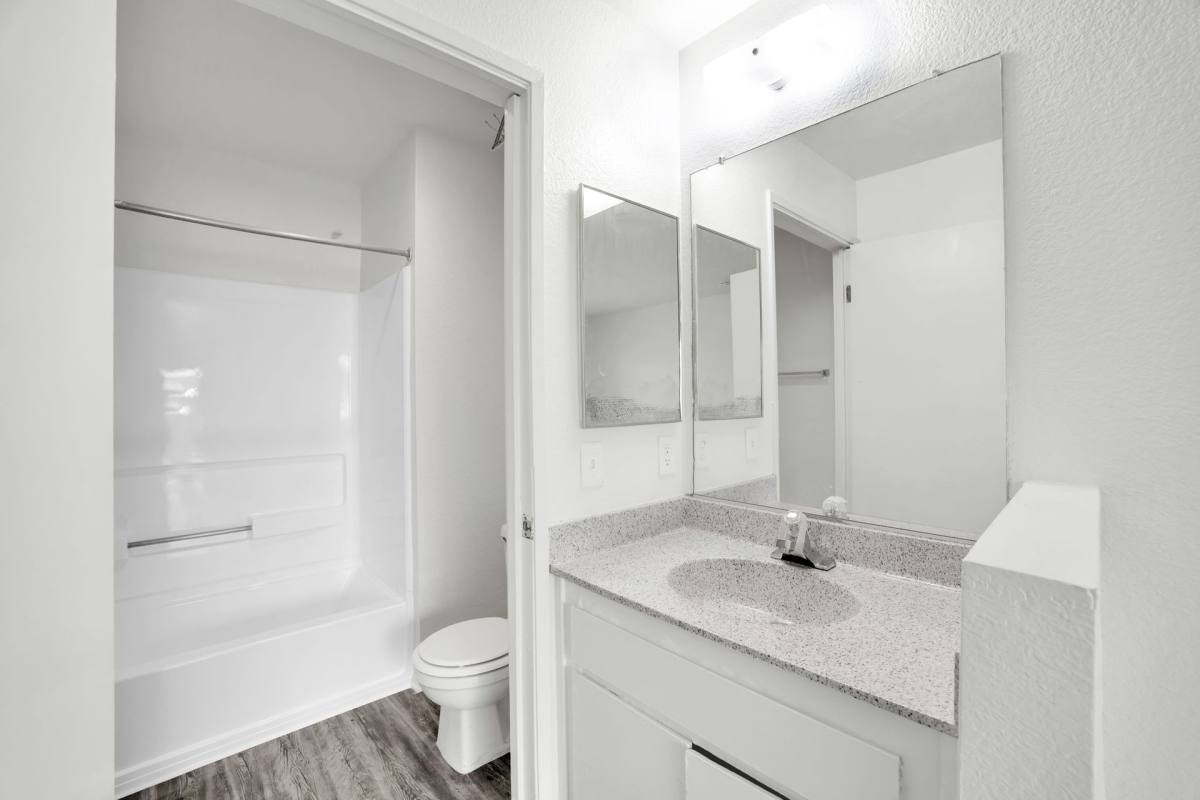 Apartment for rent at 904 Fairway Dr, Colton, CA 92324