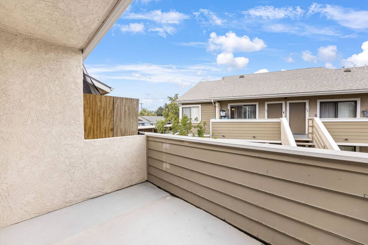 Apartment for rent at 904 Fairway Dr, Colton, CA 92324