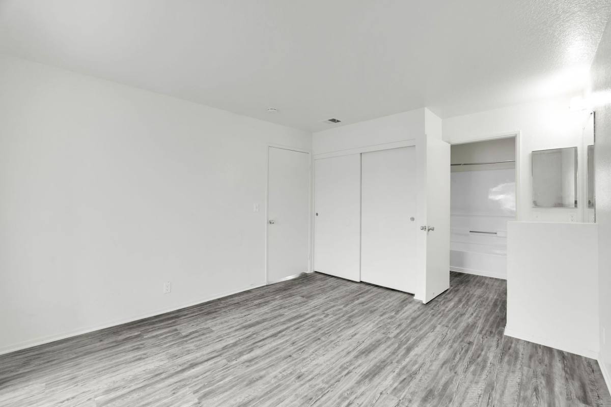 Apartment for rent at 904 Fairway Dr, Colton, CA 92324