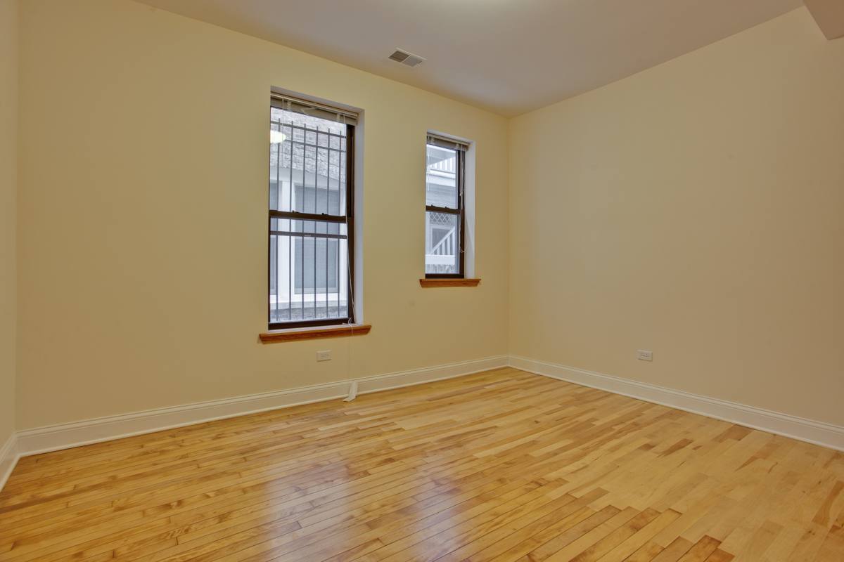 Apartment for rent at 5419 S Hyde Park Blvd, Chicago, IL 60615