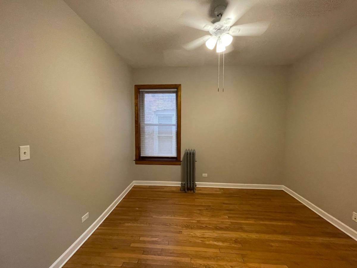 Apartment for rent at 5213-15 S Dorchester Ave, Chicago, IL 60615
