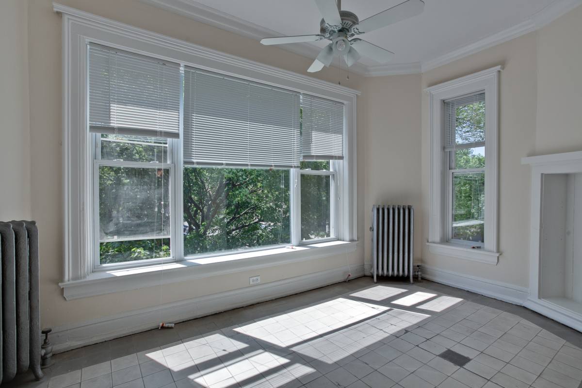 Apartment for rent at 5121 S Kenwood Ave, Chicago, IL 60615