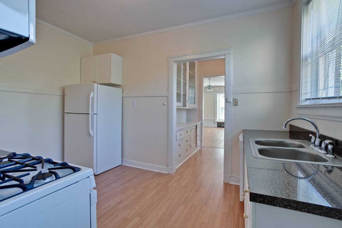Apartment for rent at 5121 S Kenwood Ave, Chicago, IL 60615