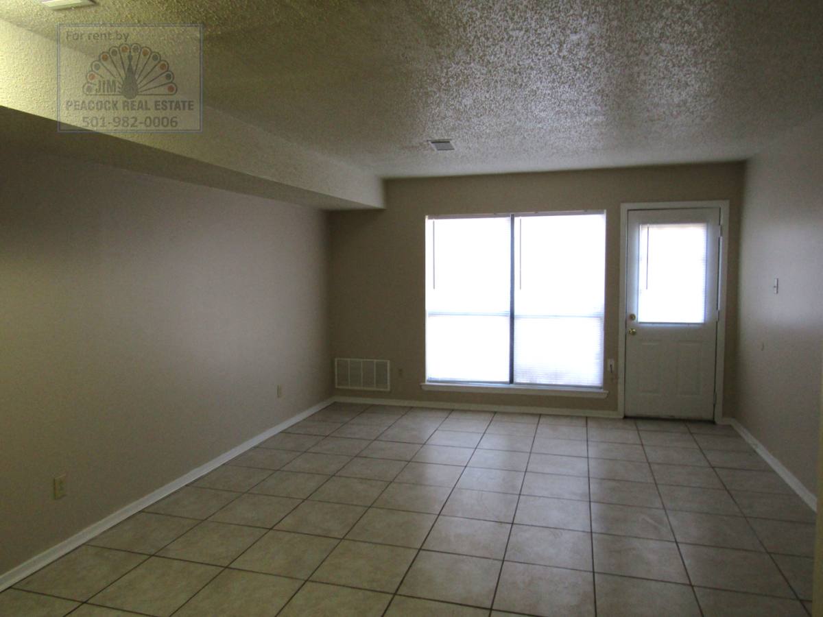 Apartment for rent at 620 - 622 S Oak St, Jacksonville, AR 72076