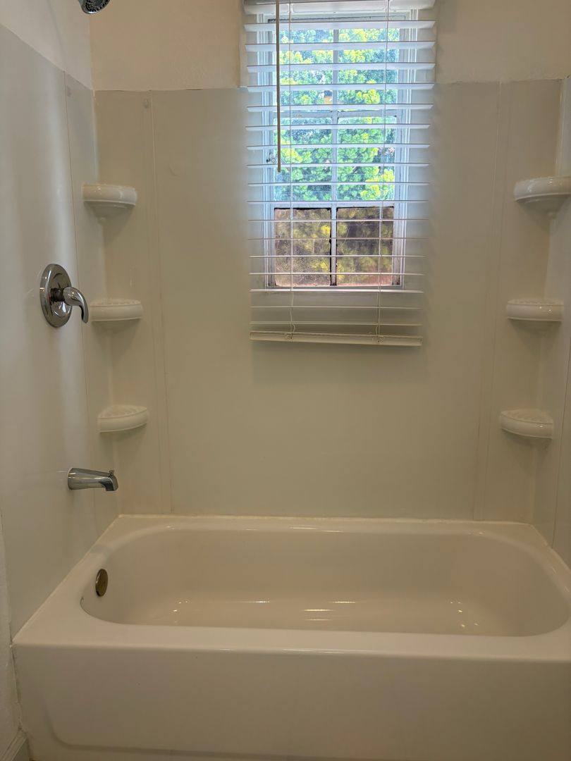 Apartment for rent at 1000 Redondo Ave, Long Beach, CA 90804