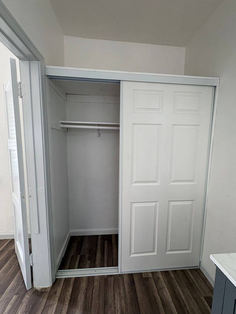 Apartment for rent at 1000 Redondo Ave, Long Beach, CA 90804
