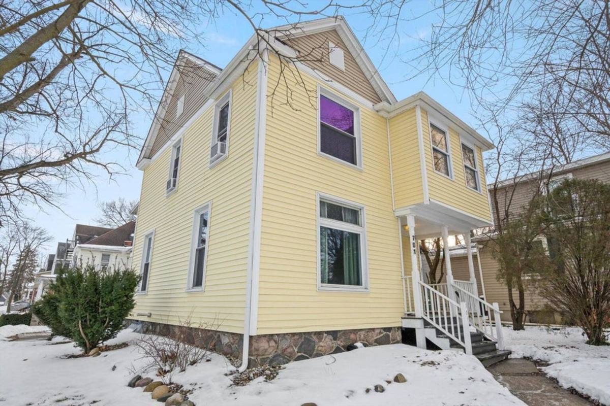 Apartment for rent at 701 Washtenaw Rd, Ypsilanti, MI 48197