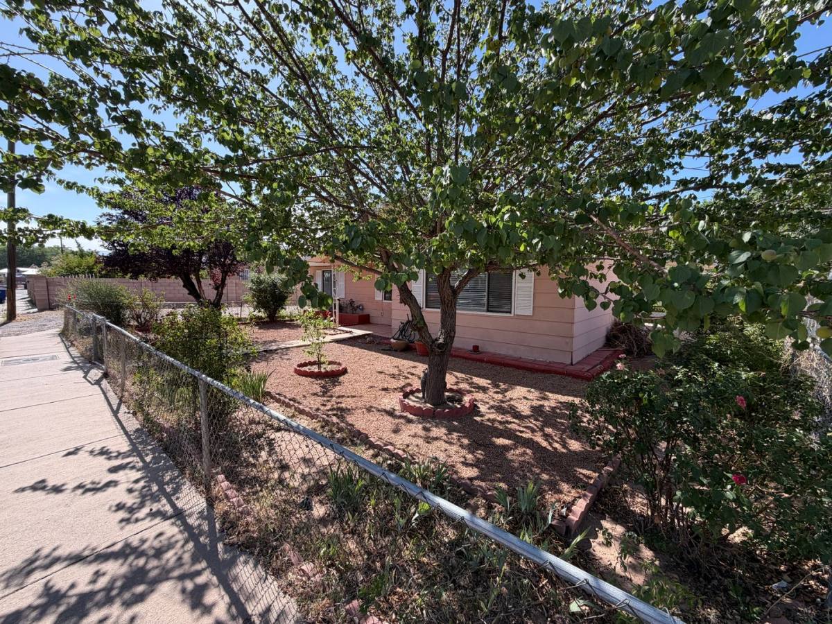 House for rent at 1312 Cordova Ave NW, Albuquerque, NM 87107