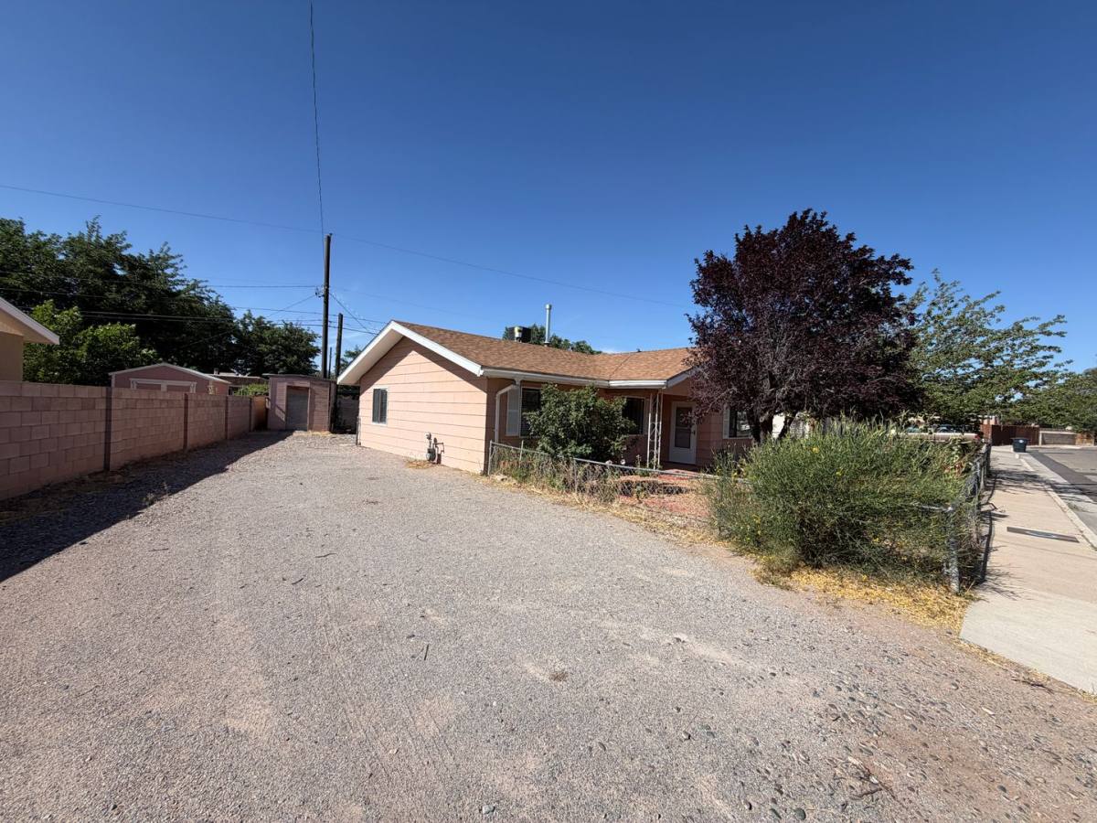 House for rent at 1312 Cordova Ave NW, Albuquerque, NM 87107