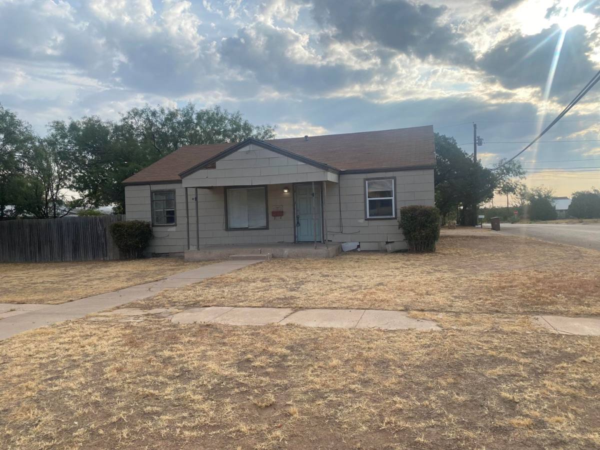 House for rent at 2111 Runnels, Big Spring, TX 79720