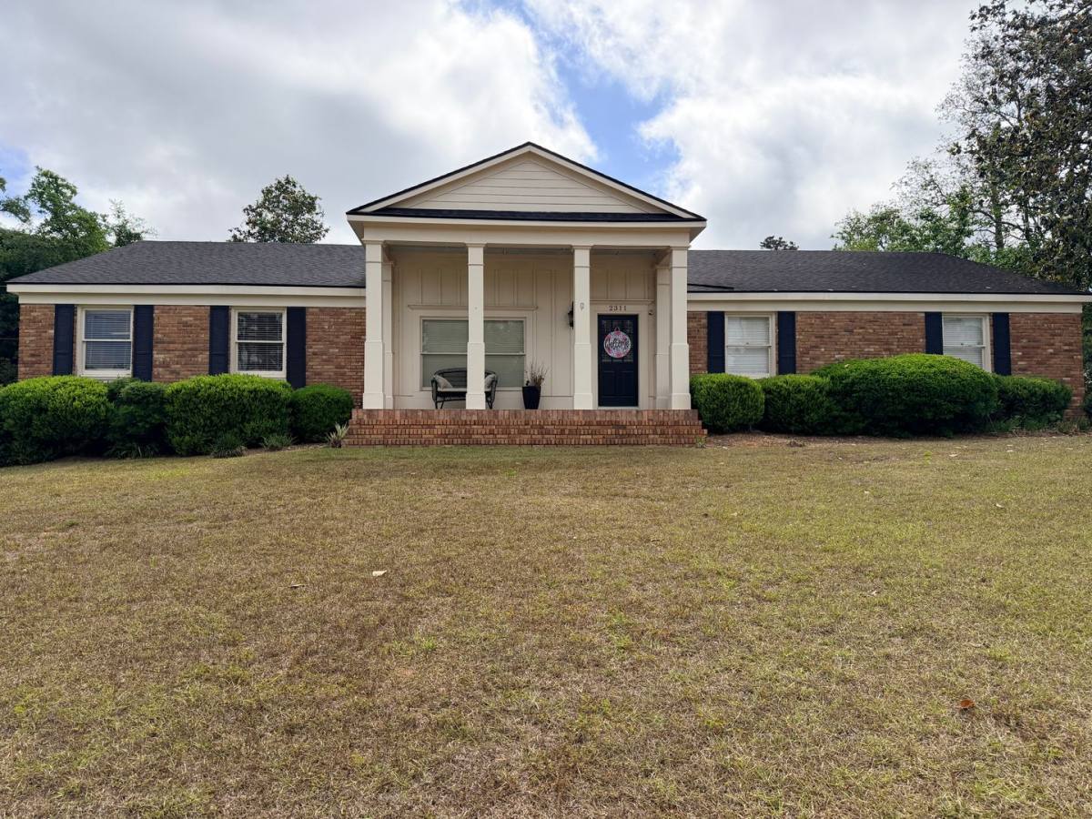 House for rent at 2311 Pinecliff Dr, Valdosta, GA 31602
