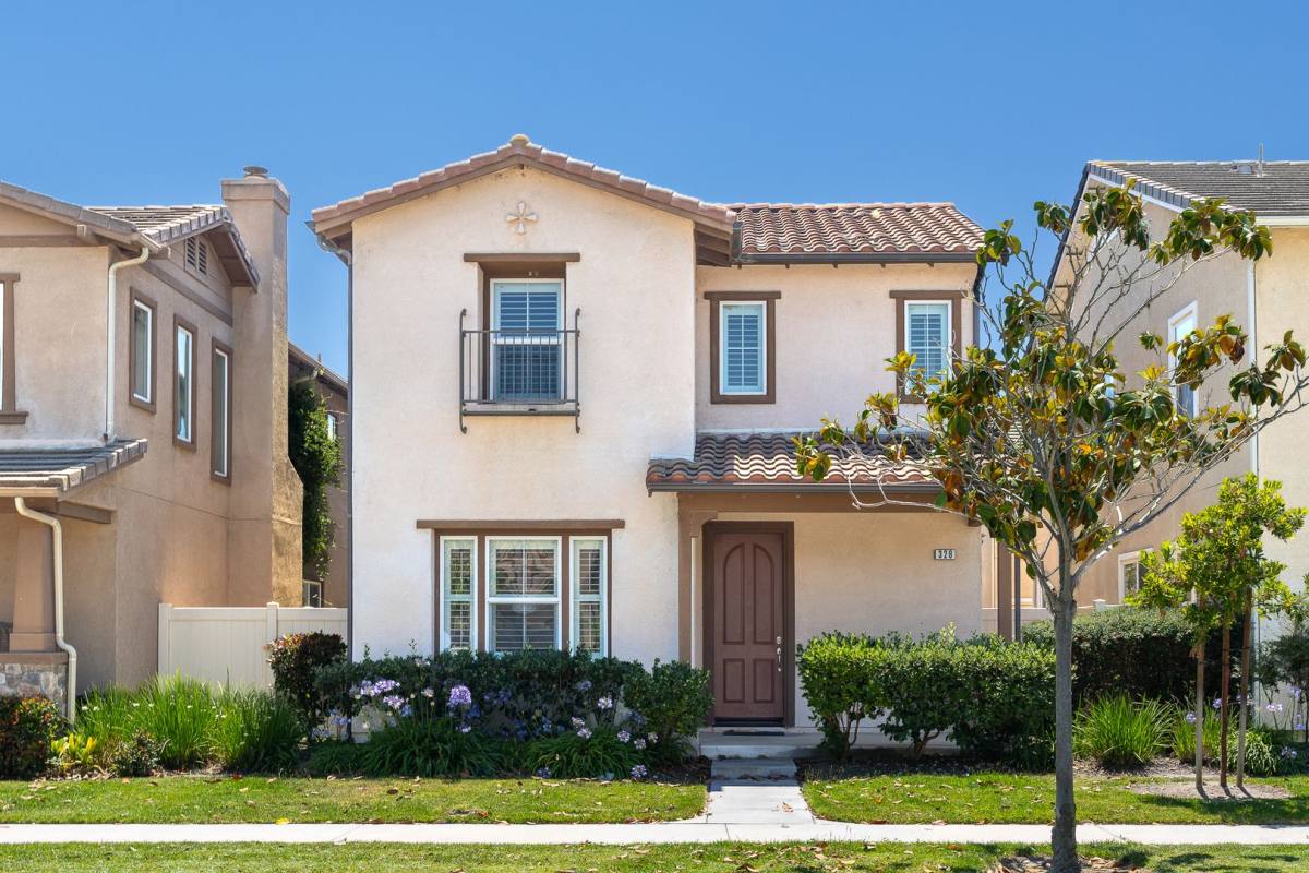 House for rent at 326 Lakeview Court, Oxnard, CA 93036