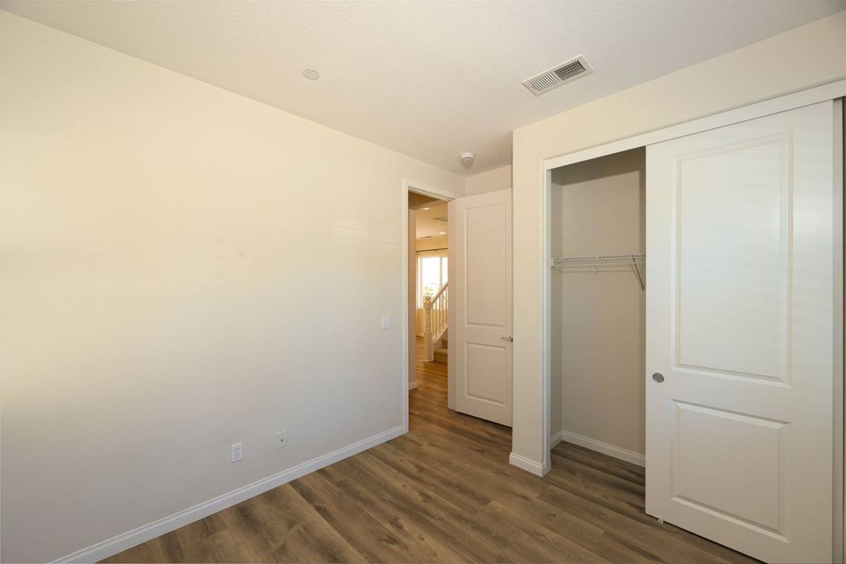 House for rent at 326 Lakeview Court, Oxnard, CA 93036