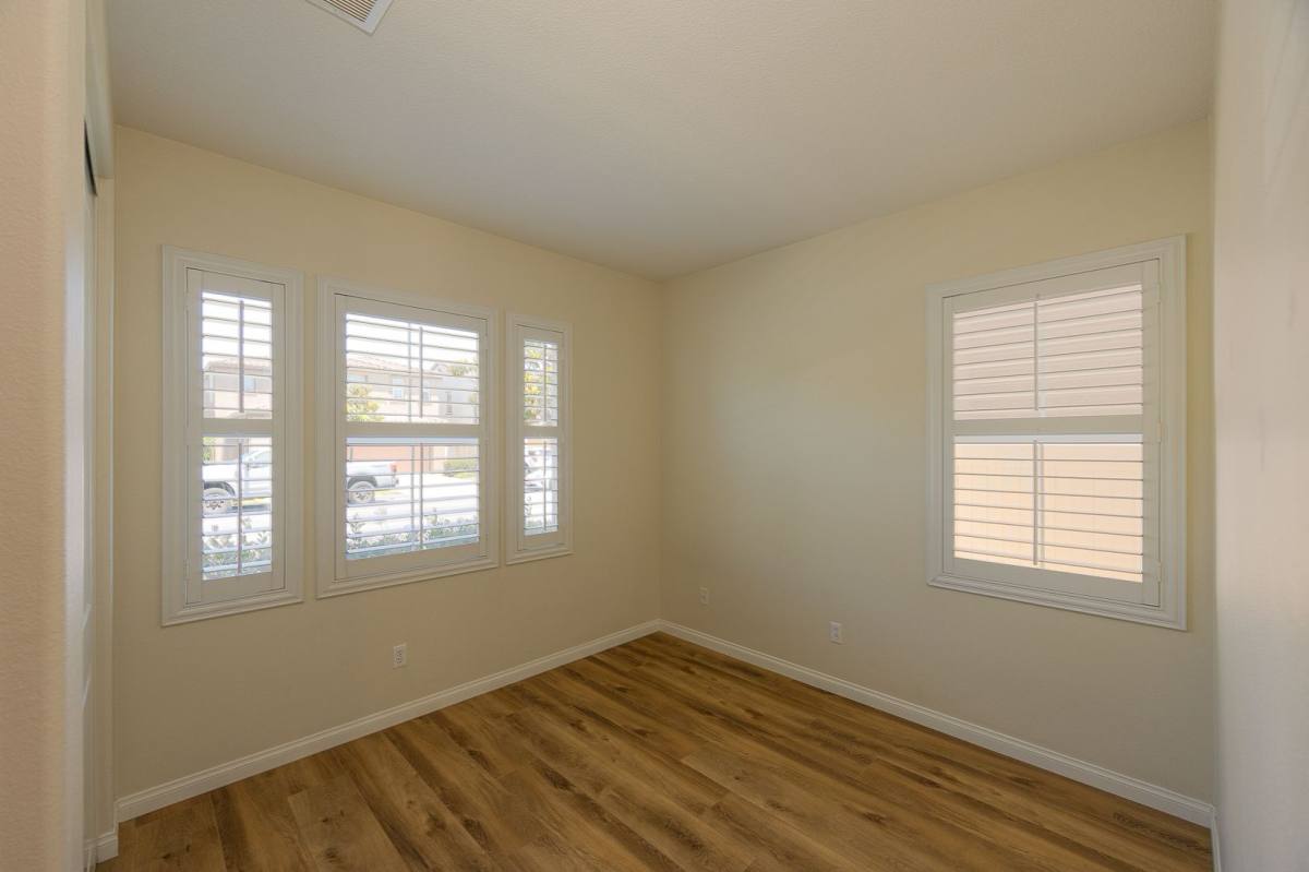 House for rent at 326 Lakeview Court, Oxnard, CA 93036