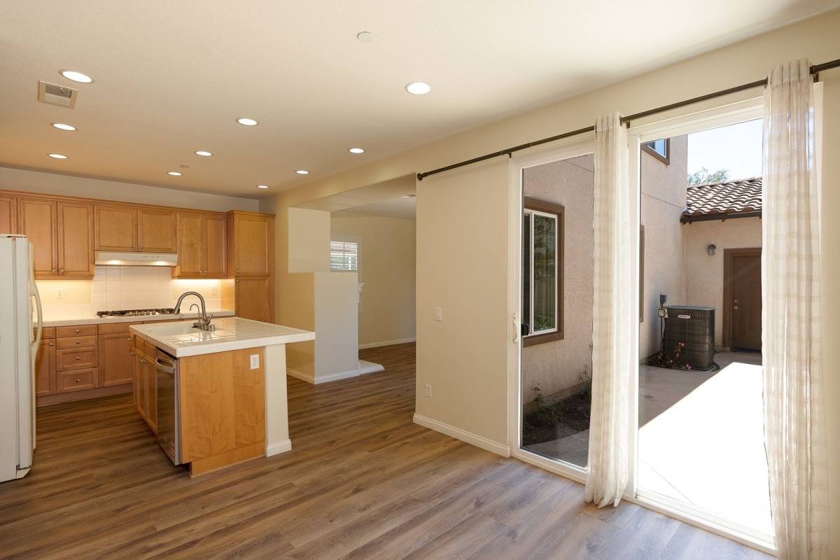 House for rent at 326 Lakeview Court, Oxnard, CA 93036